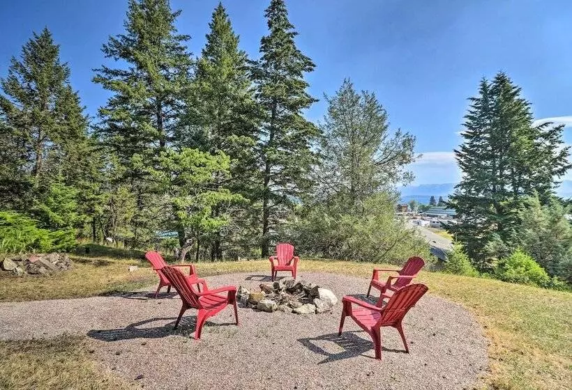 Cozy Lakeside Home W/ Lake & Mountain Views!