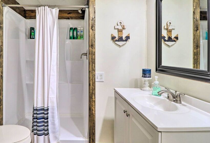 Cozy Lakeside Home W/ Lake & Mountain Views!