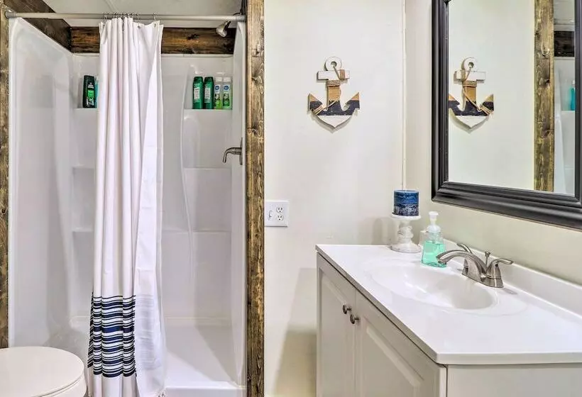 Cozy Lakeside Home W/ Lake & Mountain Views!