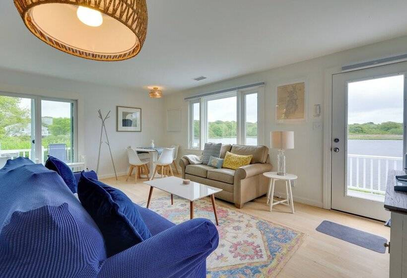 Cozy Narragansett Cottage W/ Dock & Outdoor Shower