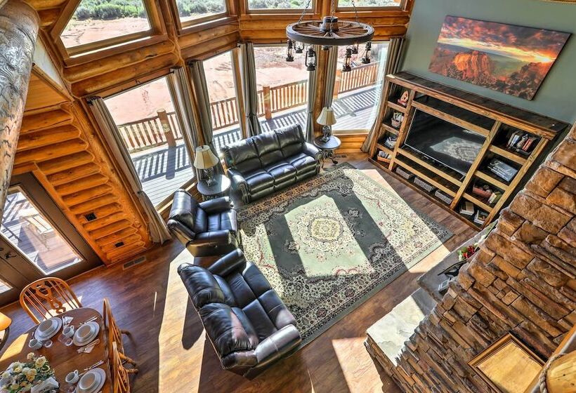 Dreamy Kanab Cabin W/ Hot Tub & Panoramic Views!