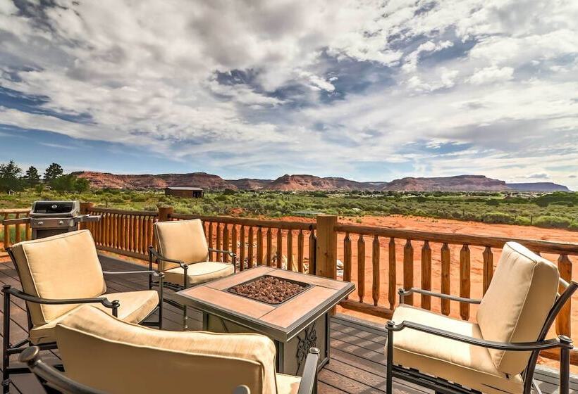 Dreamy Kanab Cabin W/ Hot Tub & Panoramic Views!