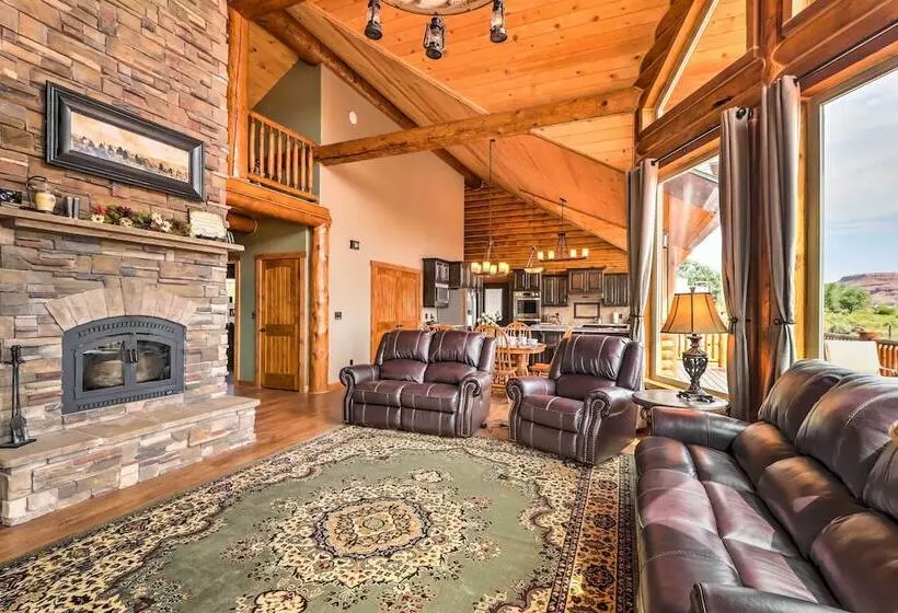 Dreamy Kanab Cabin W/ Hot Tub & Panoramic Views!