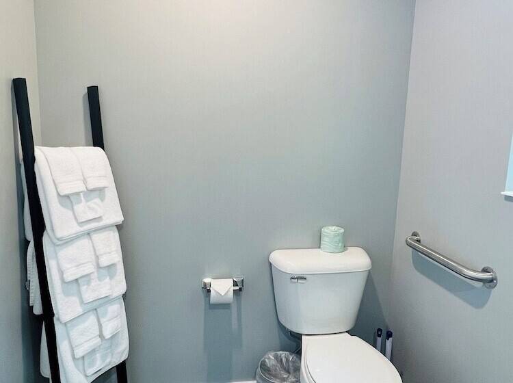 Explore Munising Alger Falls