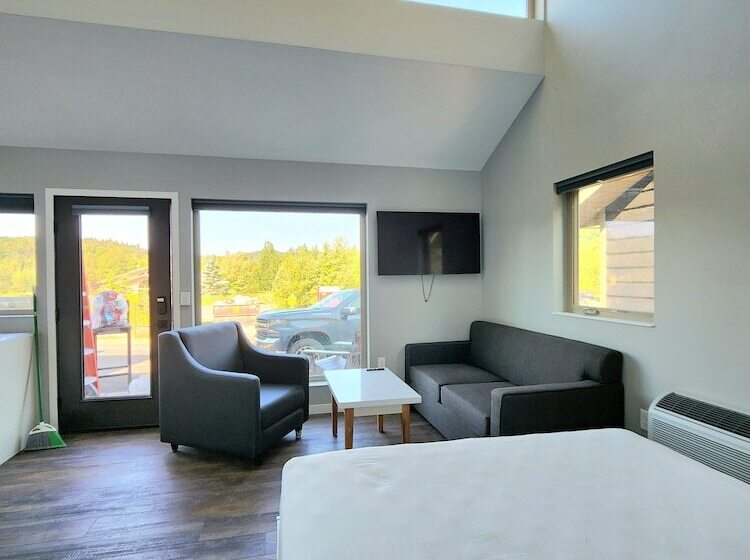 Explore Munising Alger Falls