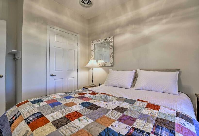 Family Farmhouse On 160 Acre Ranch W/ Hiking Trail