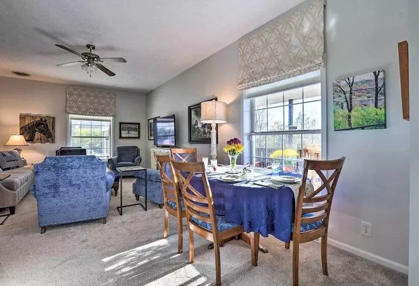 Family Farmhouse On 160 Acre Ranch W/ Hiking Trail