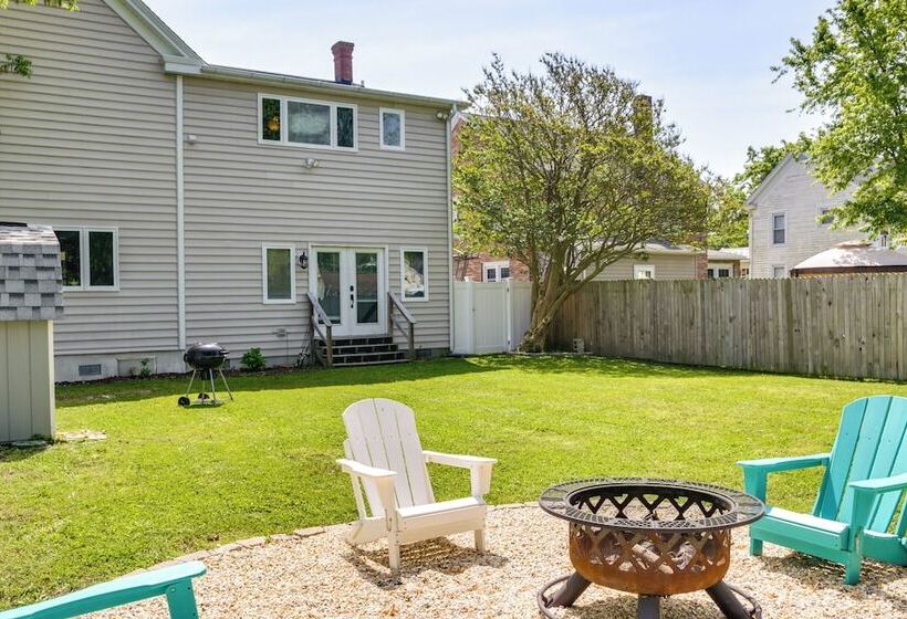 Family Friendly Cambridge Home W/ Fire Pit!