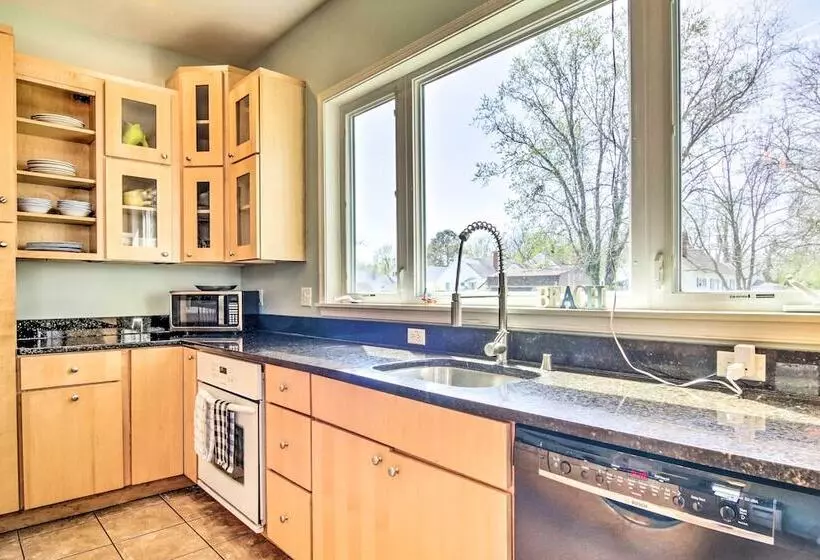 Family Friendly Cambridge Home W/ Fire Pit!