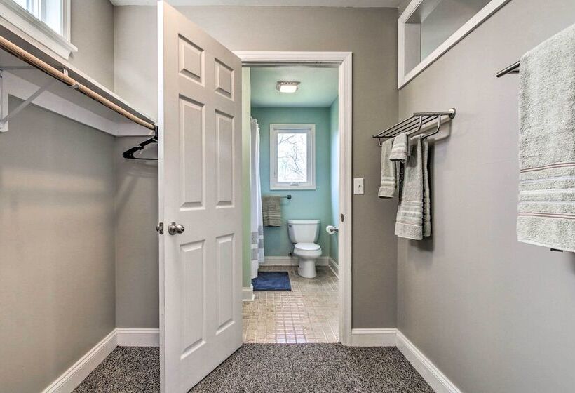 Family Friendly Cambridge Home W/ Fire Pit!