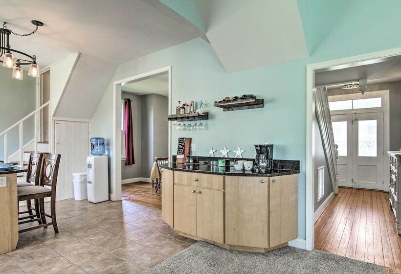 Family Friendly Cambridge Home W/ Fire Pit!