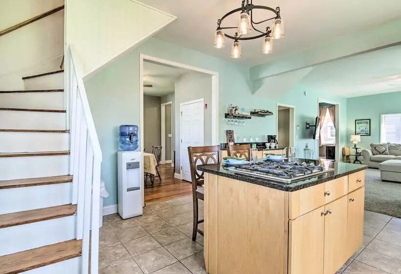 Family Friendly Cambridge Home W/ Fire Pit!