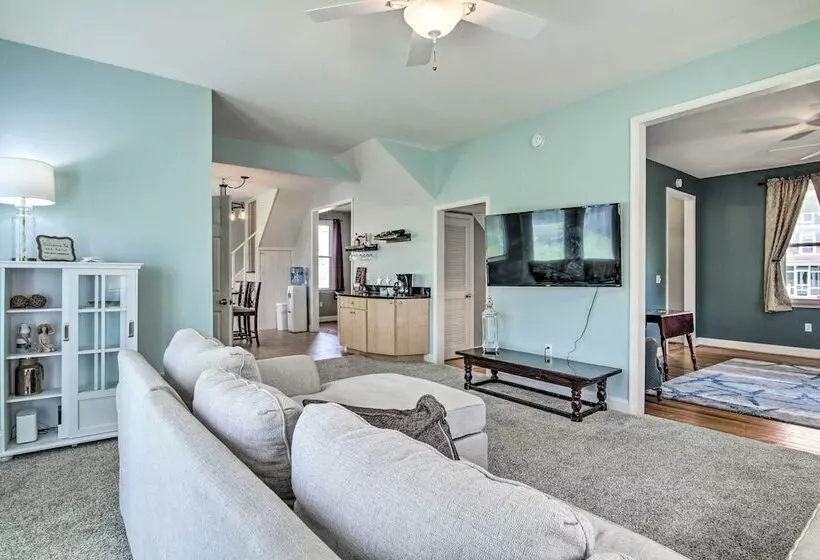 Family Friendly Cambridge Home W/ Fire Pit!