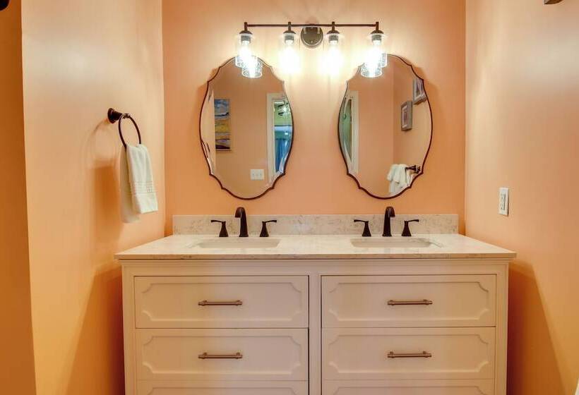 Family Friendly Cambridge Home W/ Fire Pit!