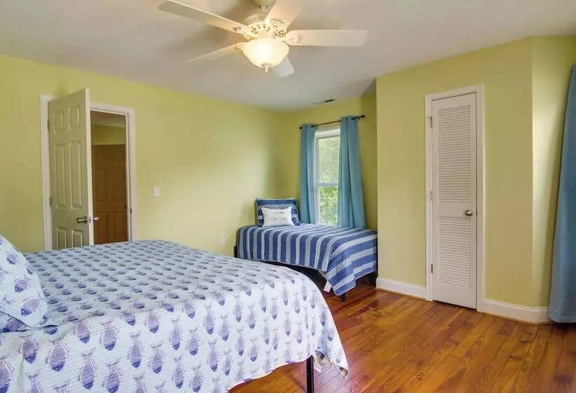 Family Friendly Cambridge Home W/ Fire Pit!