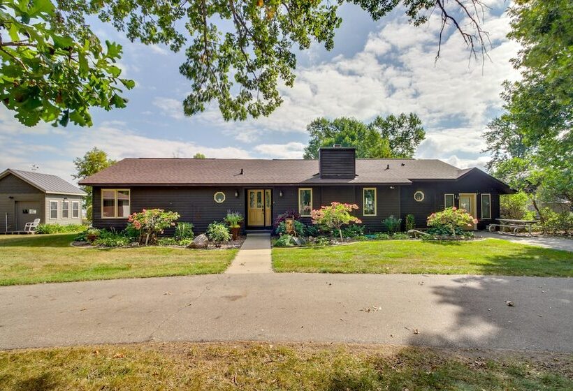 Family Friendly Ottertail Home On Rush Lake!