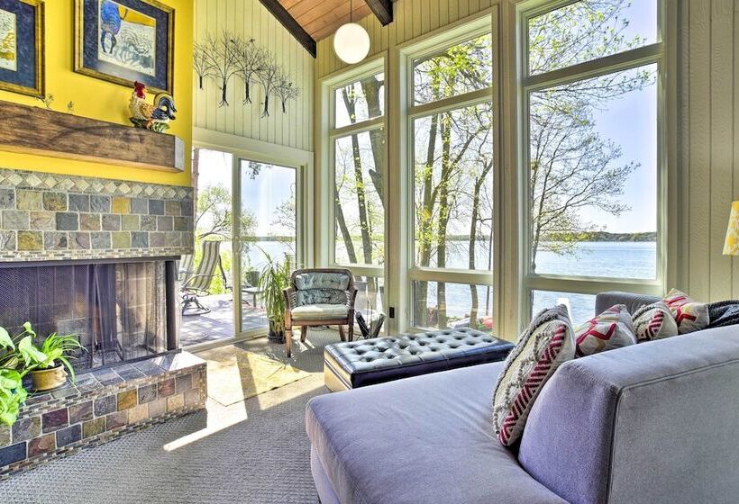 Hilltop Green Lake Home: Dock, Kayaks, Views!