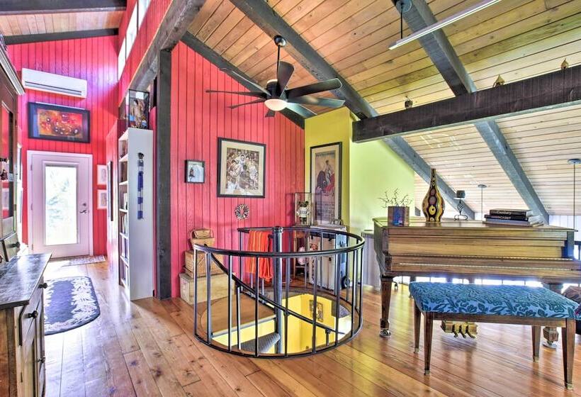 Hilltop Green Lake Home: Dock, Kayaks, Views!