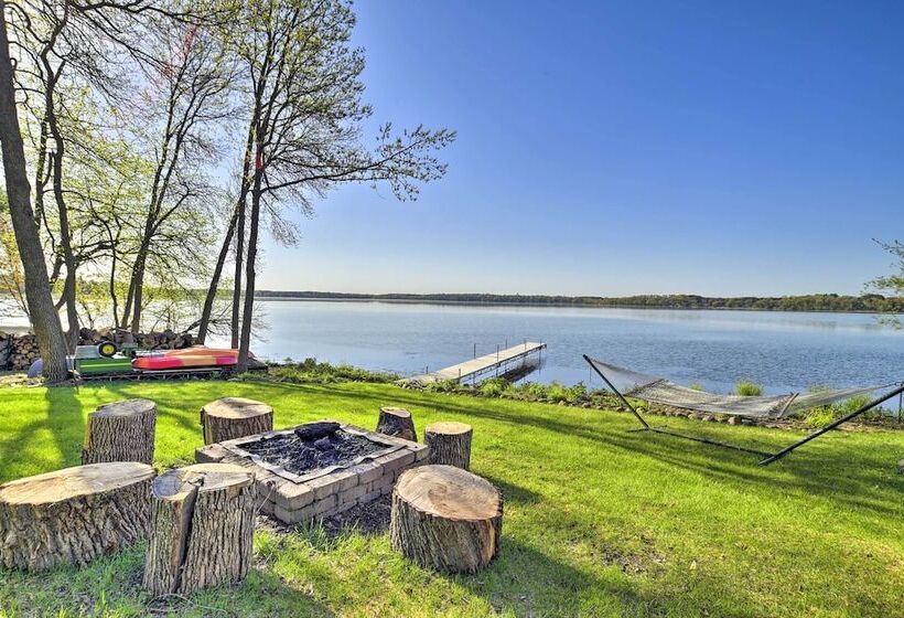 Hilltop Green Lake Home: Dock, Kayaks, Views!