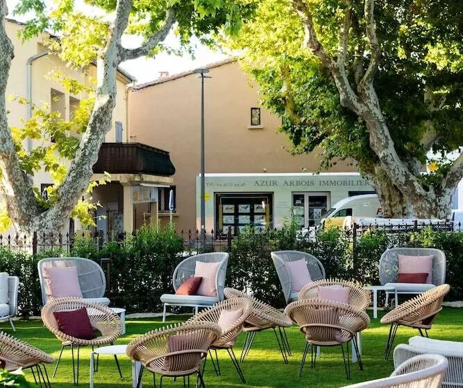 Hotelli Hôtel Et Restaurant La Bastide Bourrelly   Mathias Dandine