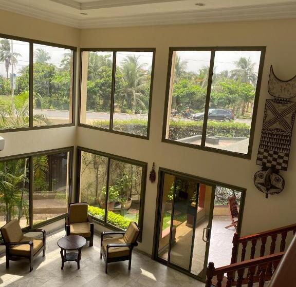 هتل Veronica Guest House