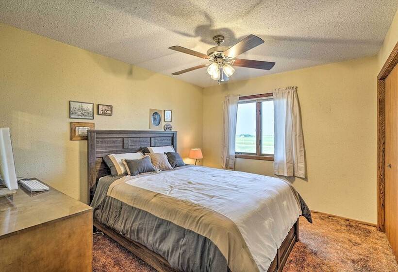 Hunting & Fishing Lodge < 3 Mi From Lake Sakakawea