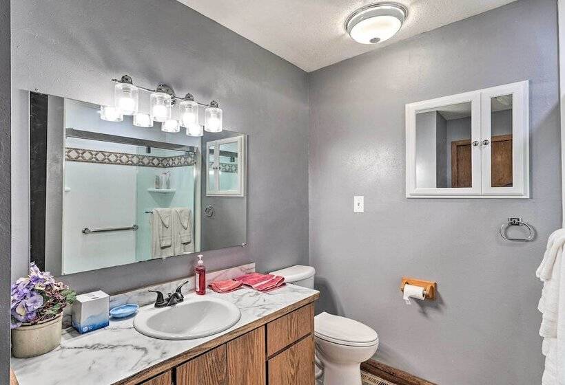 Hunting & Fishing Lodge < 3 Mi From Lake Sakakawea