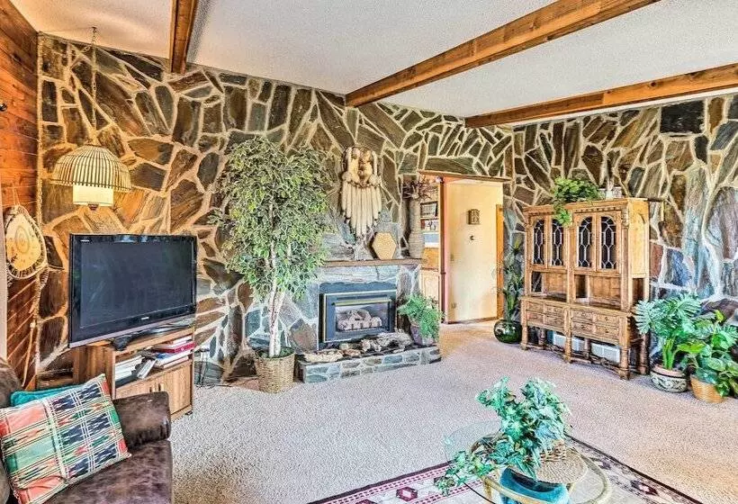 Hunting & Fishing Lodge < 3 Mi From Lake Sakakawea