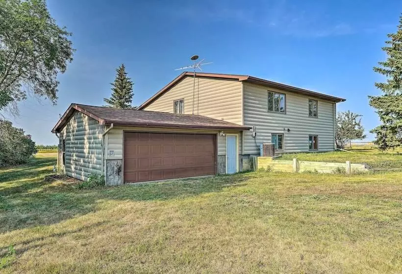 Hunting & Fishing Lodge < 3 Mi From Lake Sakakawea