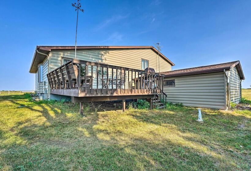 Hunting & Fishing Lodge < 3 Mi From Lake Sakakawea