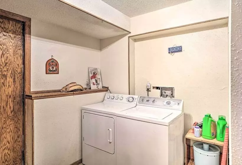 Hunting & Fishing Lodge < 3 Mi From Lake Sakakawea