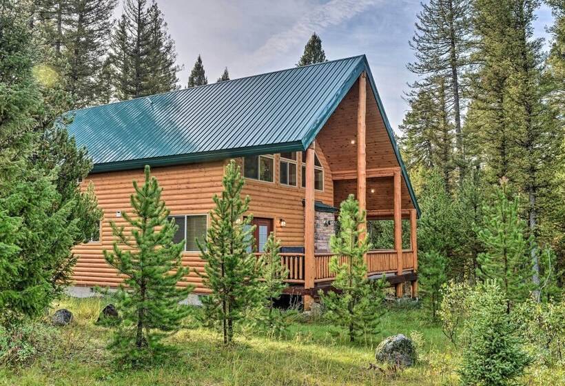 Island Park Cabin W/ Stunning Forest Views!