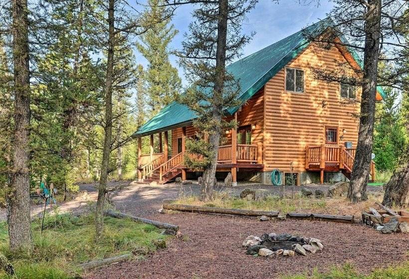 Island Park Cabin W/ Stunning Forest Views!