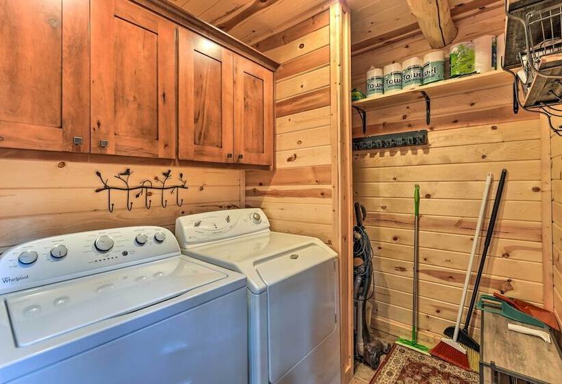 Island Park Cabin W/ Stunning Forest Views!