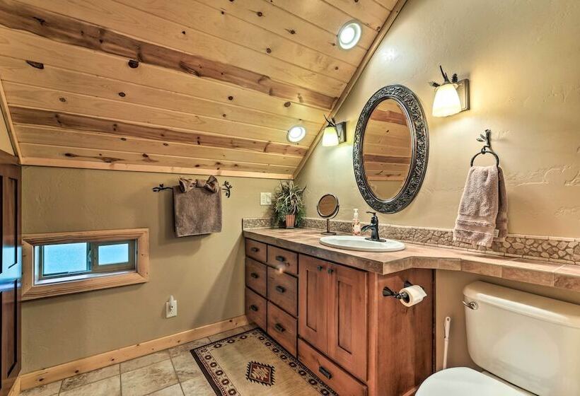 Island Park Cabin W/ Stunning Forest Views!