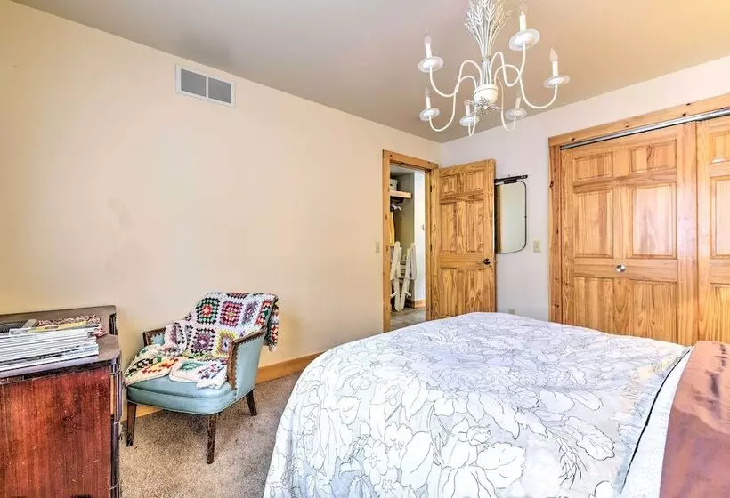 Lakeside Cottage Escape With Private Dock & Deck!