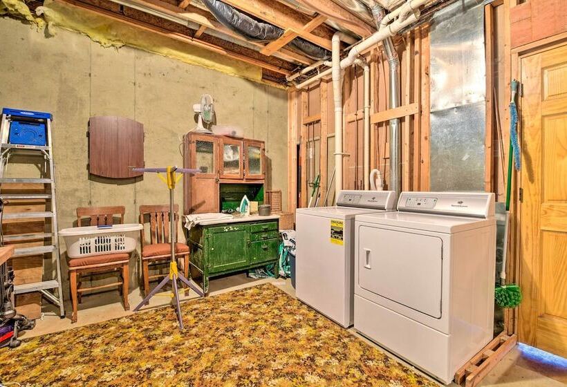 Lakeside Cottage Escape With Private Dock & Deck!