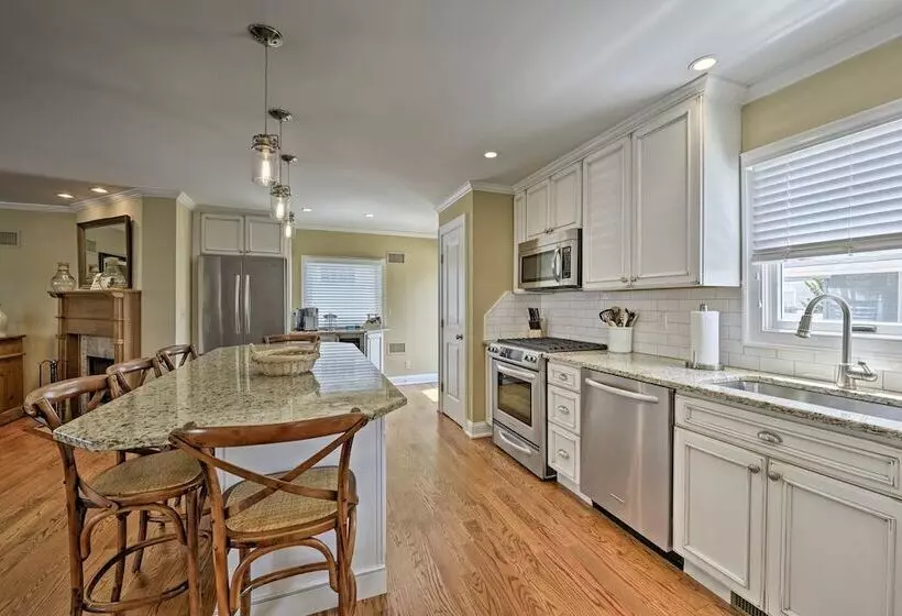 Lavallette House W/ Fenced Yard & Gas Grill!