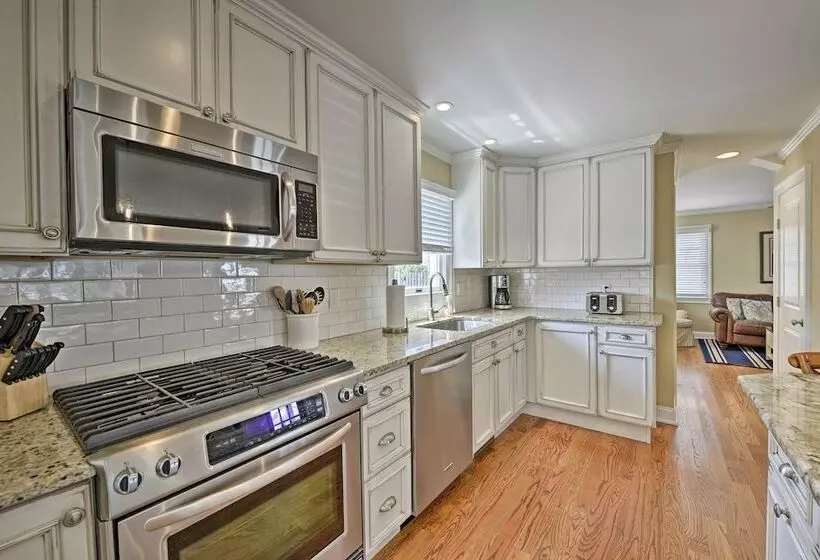 Lavallette House W/ Fenced Yard & Gas Grill!