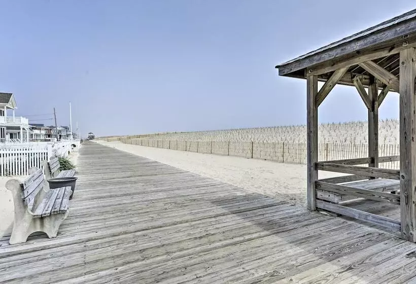 Lavallette House W/ Fenced Yard & Gas Grill!