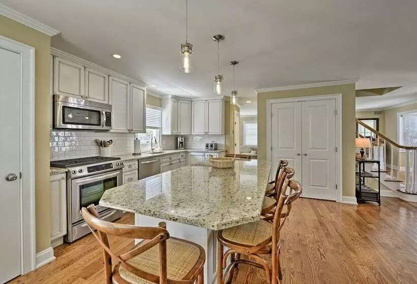 Lavallette House W/ Fenced Yard & Gas Grill!