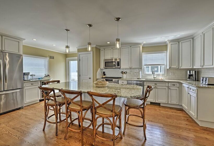 Lavallette House W/ Fenced Yard & Gas Grill!