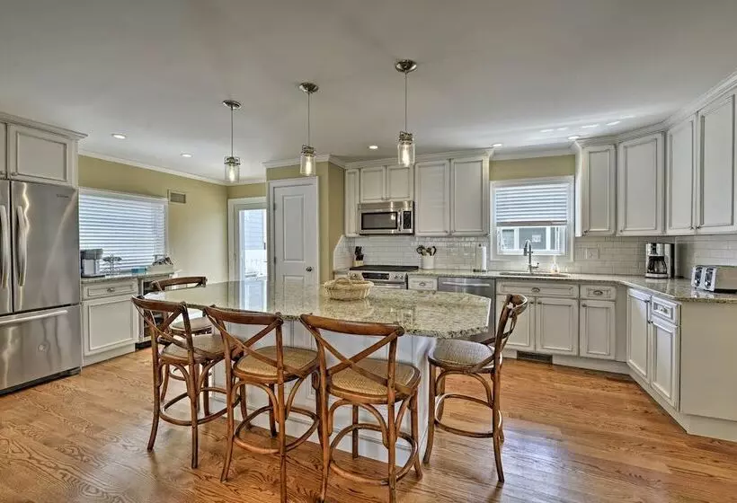 Lavallette House W/ Fenced Yard & Gas Grill!