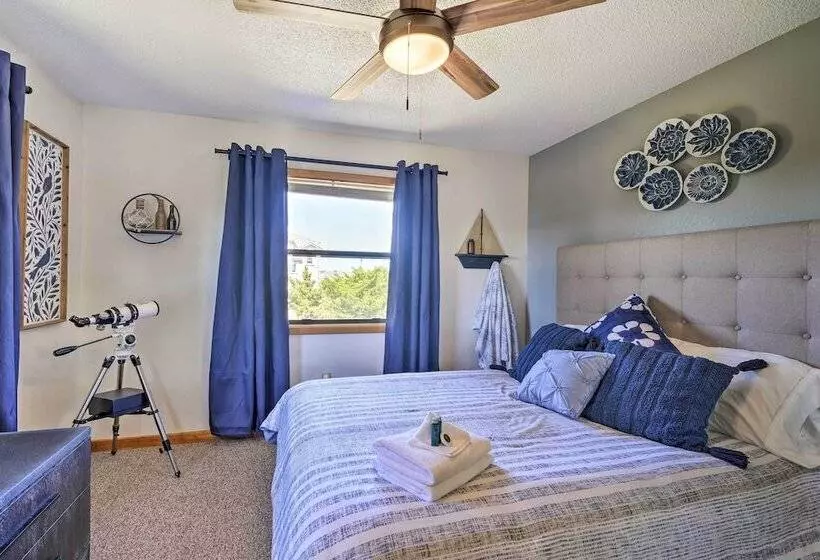 Lovely Avon Home: Walk To Bay & Boat Launch!