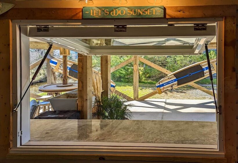 Lovely Avon Home: Walk To Bay & Boat Launch!