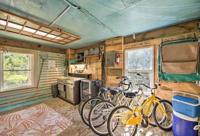 Lovely Avon Home: Walk To Bay & Boat Launch!