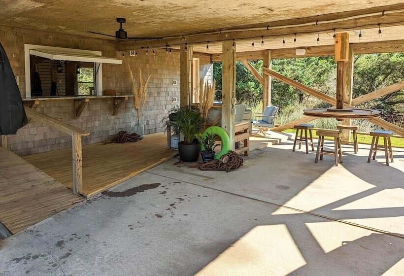 Lovely Avon Home: Walk To Bay & Boat Launch!