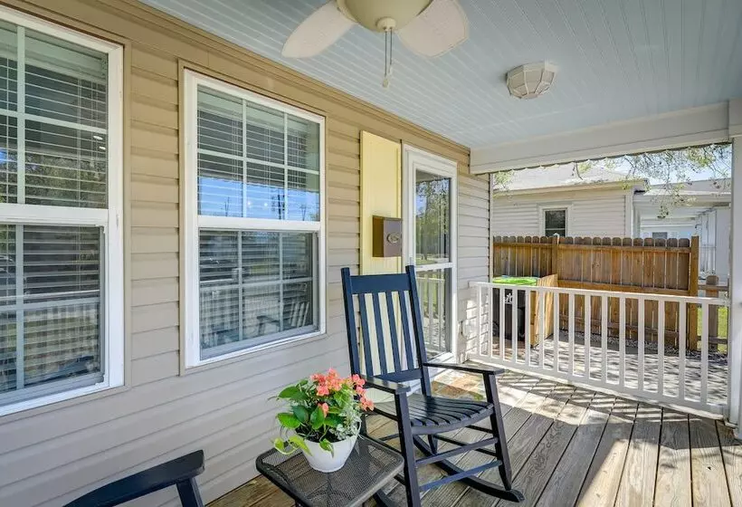 Lovely Morehead City Home W/ Fire Pit & Gas Grill