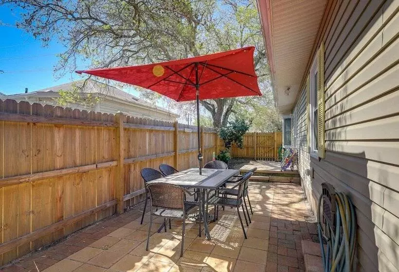 Lovely Morehead City Home W/ Fire Pit & Gas Grill