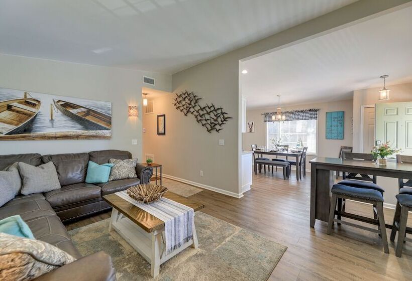 Lovely Morehead City Home W/ Fire Pit & Gas Grill